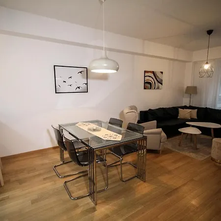 Luxury City Museum Apartment