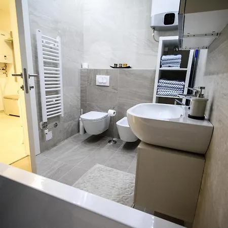 Luxury City Museum Apartment *
